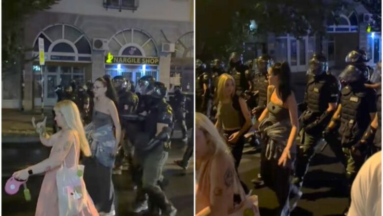 “60 policë për tri gra, bravo burra”: Pamjet e policisë serbe duke shtyrë një vajzë gjatë protestës në Beograd