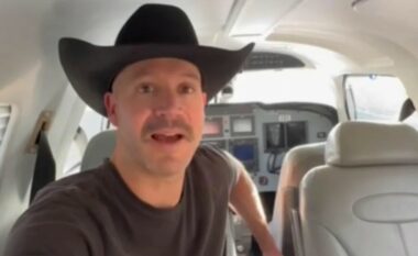 Piloti i aeroplanit privat tregon se si shkon në tualet gjatë fluturimeve të gjata