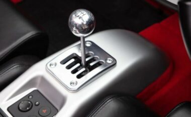 Adhuruesit e ndërruesit manual duhet ta harrojnë Ferrarin e ri, nga Maranello kanë një mesazh për ta