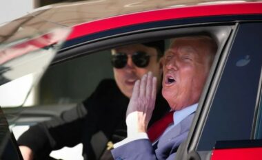 Trump e quan partinë e re politike të Musk ‘qesharake’