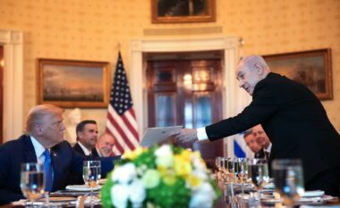 Netanyahu nominon Trumpin për Çmimin Nobel për Paqen në takimin e Shtëpisë së Bardhë