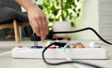 Këto tri pajisje elektrike nuk duhet t’i shkëputni nga rryma pa arsye të fortë