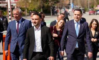 “Turma ra, Parisi nisi”, Abdixhiku mbështet Paris Gurin pas përplasjes me deputetët e LVV-së