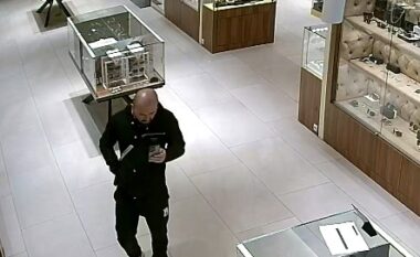 Policia në kërkim të një personi, publikon fotografinë e të dyshuarit