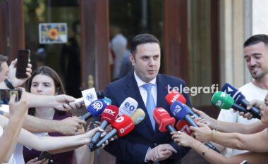 “PDK-ja i jep 24 vota për 40 emra të LVV-së” – Abdixhiku thotë se ka parti me të cilat Kurti mund të bëjë kompromis