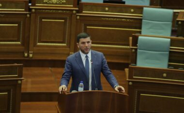 Krasniqi: Jam zgjedhur deputet shtatë herë radhazi, situatë më absurde se tash s’ka pasur
