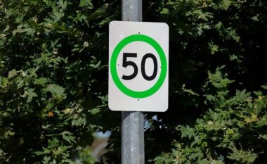 Një shtet evropian ka këtë shenjë, një tjetër po mendon për përdorimin e tij. A e dini për çfarë shërben?