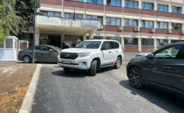 Pesë të arrestuar për keqpërdorim me pronat publike – Bastisje në Prishtinë, Ferizaj dhe Shtime