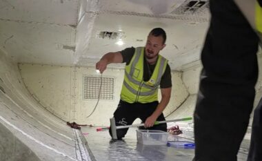 Gjarpri i fshehur në pjesën e ngarkesës së aeroplanit, fluturimi australian shtyhet për dy orë