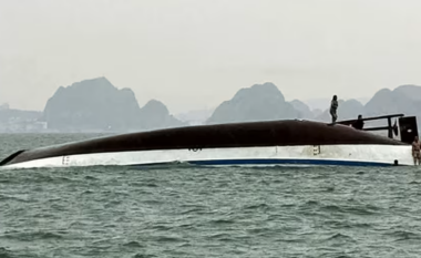 Të paktën 27 të vdekur pas përmbytjes së anijes turistike në Vietnam