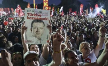 Kryebashkiaku i Stambollit, Ekrem Imamoglu, dënohet me 20 muaj burg
