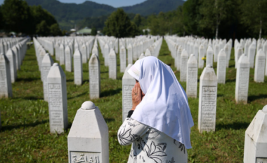 “Srebrenica nuk duhet të ndodhë kurrë më”, Parlamenti Evropian bën thirrje për ndërhyrje në Gaza