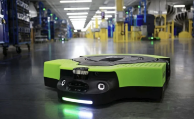 Amazon përdor një milion robotë në depot e saj, prezantoi një model gjenerues të AI-së