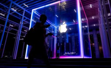 Apple investon 500 milionë dollarë “për të siguruar materiale të rralla nga SHBA”