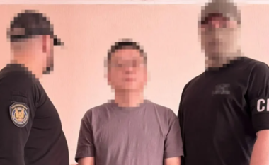 Babë e bir nga Kina u arrestuan në Ukrainë, Kievi i akuzoi për spiunazh