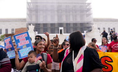 Gjykata pezullon urdhrin e Trumpit për heqjen e shtetësisë amerikane