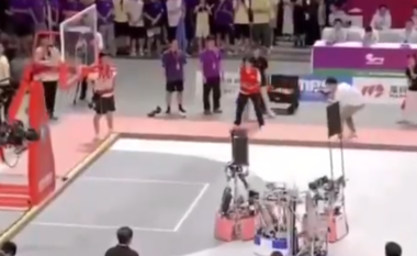 Turneu i parë në botë i basketbollit mes robotëve – vetë pasuan, vetë realizuan pikë