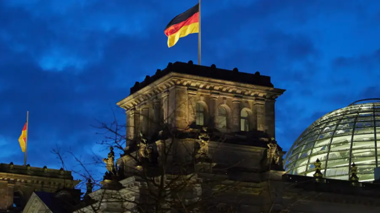 Kancelari gjerman refuzoi të valëvis flamurin e ylberit: Bundestagu nuk është një tendë cirku