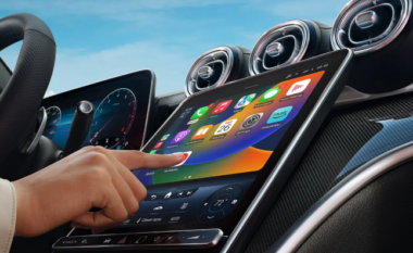 Një tjetër prodhues veturash heq dorë nga Apple CarPlay Ultra
