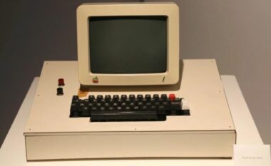 Shitet një ekzemplar pothuajse i përsosur i kompjuterit Apple-1