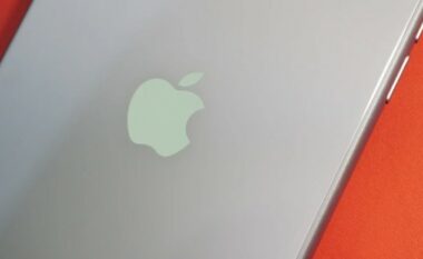 Apple ka një vizion tjetër për iPhone e palosshëm