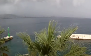 Shikoni momentin e arritjes së stuhisë në Split