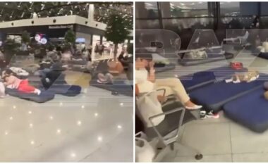 Sulmet me dronë paralizojnë trafikun ajror në Rusi – pasagjerët shihen duke fjetur nëpër korridore