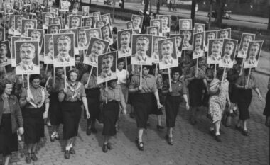 Falsifikimi i kujtesës: Historia si mjet i propagandës komuniste