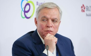 Vdes zëvendëspresidenti i kompanisë ruse të naftës, raportohet se ka rënë nga ballkoni i një ndërtese