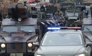 FSK pranon kontingjentin e parë të automjeteve të blinduara amerikane – në pritje edhe sasi të tjera