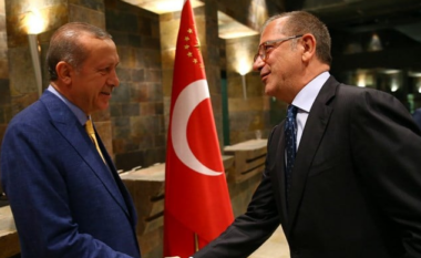 Pesë vjet burg për gazetarin që kritikoi Erdoganin