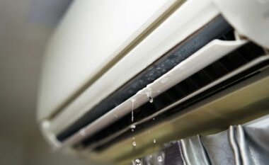 Pse kondicioneri rrjedh? Shumë ankohen se uji pikon dhe rrjedh nëpër mur, por zgjidhja është e thjeshtë