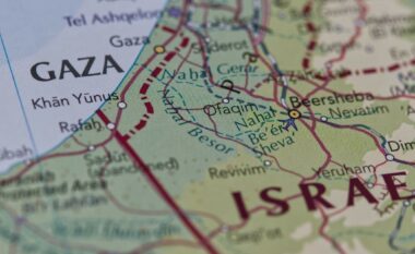Izraeli dërgon ekipin në Katar për bisedime me Hamasin – a do të shohim një armëpushim në Gaza së shpejti?