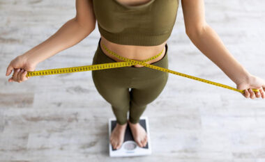 Pesha ideale për gratë 170 cm: Ja sa kilogramë duhet të keni në çdo dekadë