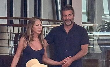 Jennifer Aniston në lidhje me një trajner shpirtëror – I dashuri i ri pretendon se ka qenë një amerikan vendas në jetë të kaluar