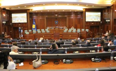 Mbi 230 mijë euro paga për deputetët për dy orë seanca