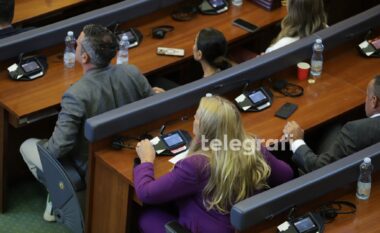 Kadrijaj kritikon qeverinë Kurti: Nga luftimi i oligarkëve, në mbrojtje të tyre