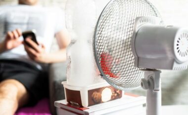 Si të ktheni ventilatorin e vjetër në një kondicioner të fuqishëm pa shpenzuar shumë