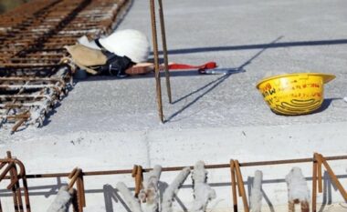 Vdes në vendin e punës një punëtor në Skenderaj, flasin nga kompania ndërtuese