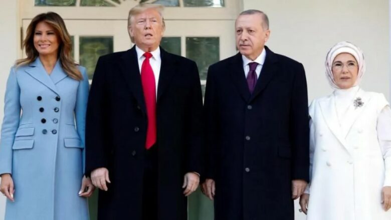Zonja e Parë e Turqisë i bën thirrje Melania Trump për fëmijët në Gaza