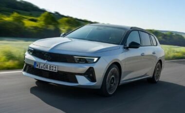 Opel Astra Sports Tourer Hybrid përshkon më shumë se 1,200 kilometra me një rezervuar të vetëm karburanti