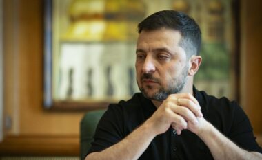 Zelensky përjashton mundësinë e lëshimit të rajonit të Donbasit ndërsa rusët bëjnë përparim të ri