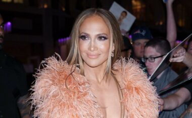 Këpucët me taka që adhuron Jennifer Lopez po dominojnë rrugët dhe pistat – Provojini edhe ju!
