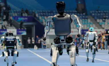 Robotë nga 16 vende garojnë në futboll, kikboks dhe vallëzim