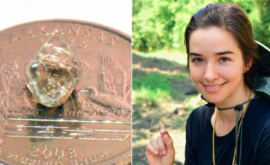 Gruaja gjen një diamant të rrallë dhe e shndërron në unazën e fejesës së saj