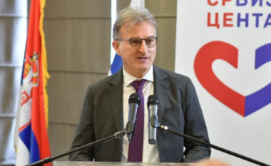 Cvejiq: Vuçiq i dha Kurtit ‘armë’ për ta akuzuar Serbinë për tensionet në Kosovë