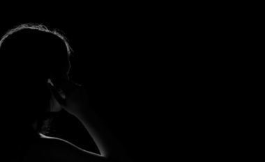 Viktima e dhunës seksuale tregon se fajësohet edhe nga fëmija i saj për atë që i ndodhi në luftë