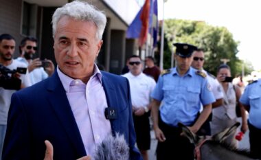 Avokati Koci bën thirrje për kujdes gjatë kalimit nëpër Serbi: Një çifti kosovar sot iu mbajt ari i nuses, nuk e kishte deklaruar në kufi
