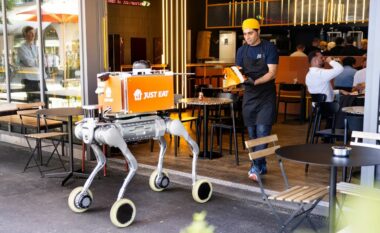 Në rrugët e Zvicrës do të shihen së shpejti “robotët-qenë” që shpërndajnë ushqim