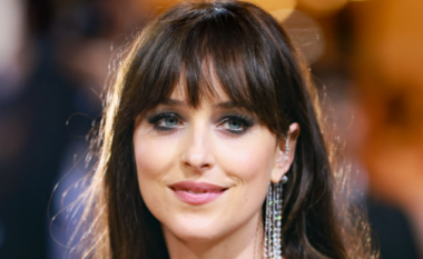 Pasuria neto e Dakota Johnson – sa vlerësohet ylli i “Fifty Shades of Grey”